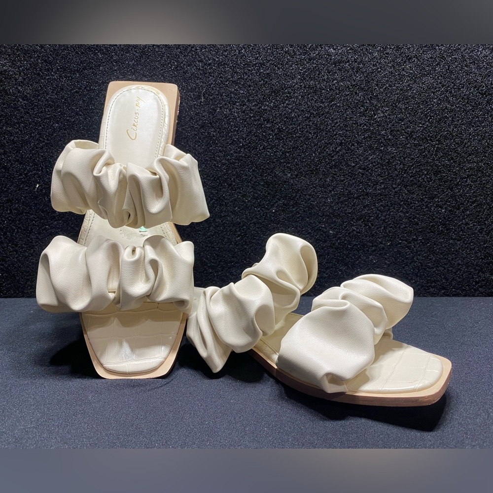 Circus NY Cream‎ Strap Gathered Flat Sandals Size 8.5 Logo Square Platform